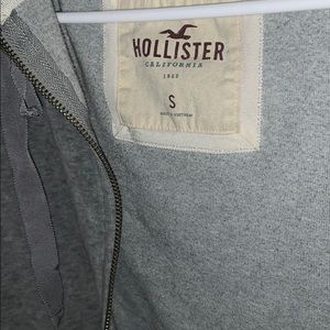 GREY HOLLISTER JACKET SIZE SMALL